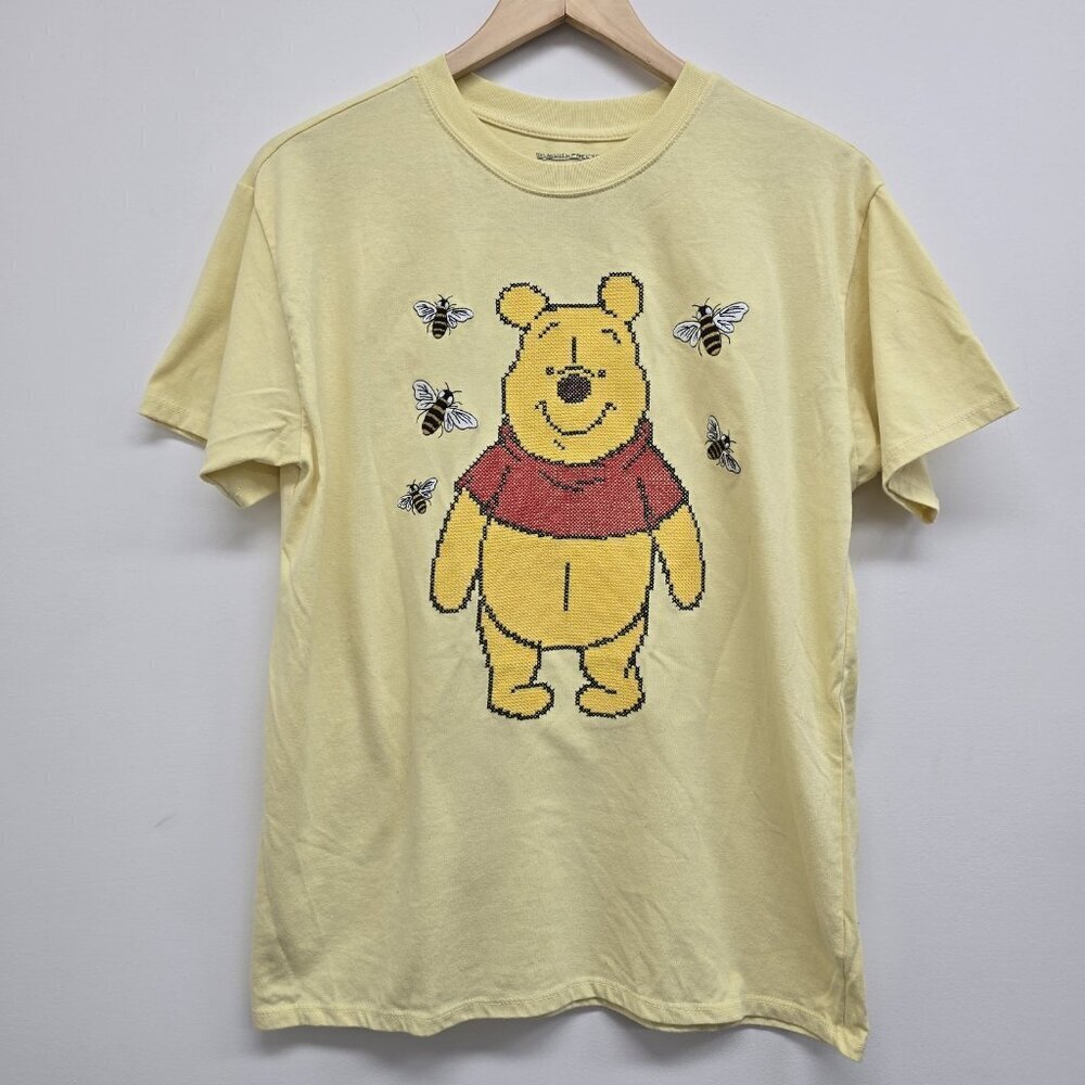 Disney Winnie The Pooh Bear Bees TShirt Tee Top Size M Embroidered Cross Stitch